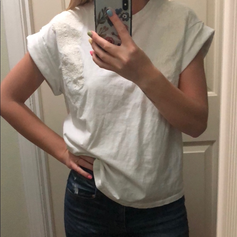 Tee shirt